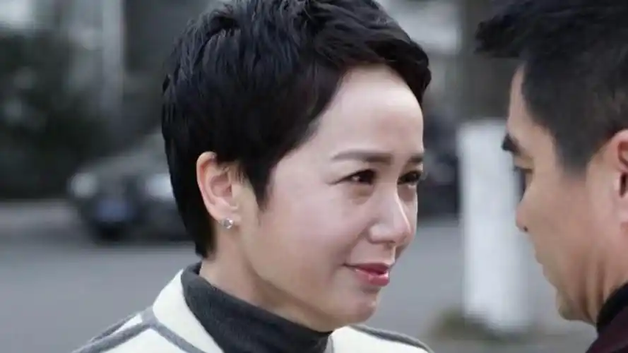 《守婚如玉》第38集03:苏然接赵明齐出狱,俩人感动拥抱_高清1080p在线