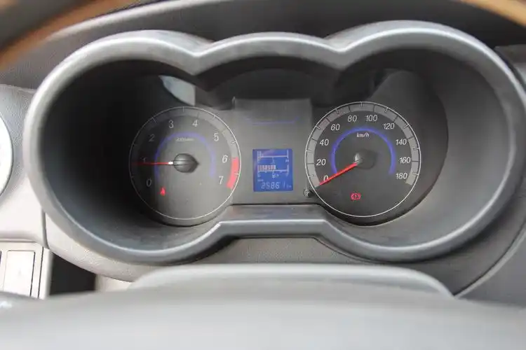 仪表盘当前2.58万公里