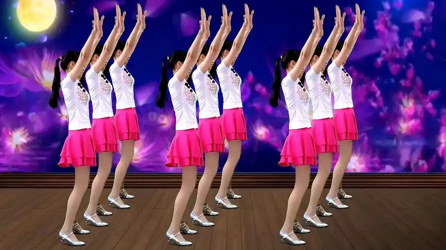 凤凰传奇神曲广场舞《最炫民族风》音乐动感,舞蹈特色真好看!