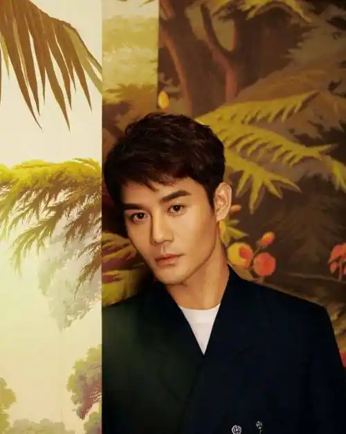 演员王凯,26岁演娘娘腔,33岁爆红,如今40岁仍单身_铁饭碗_工作_父母