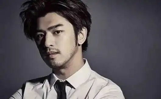 鬓角怎么留才能让男人味up!