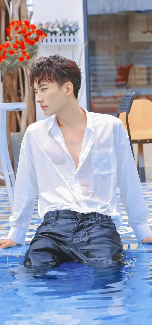 科班出生,183净身高腿长117cm是谁?是刘学义吖～@mr_刘学义