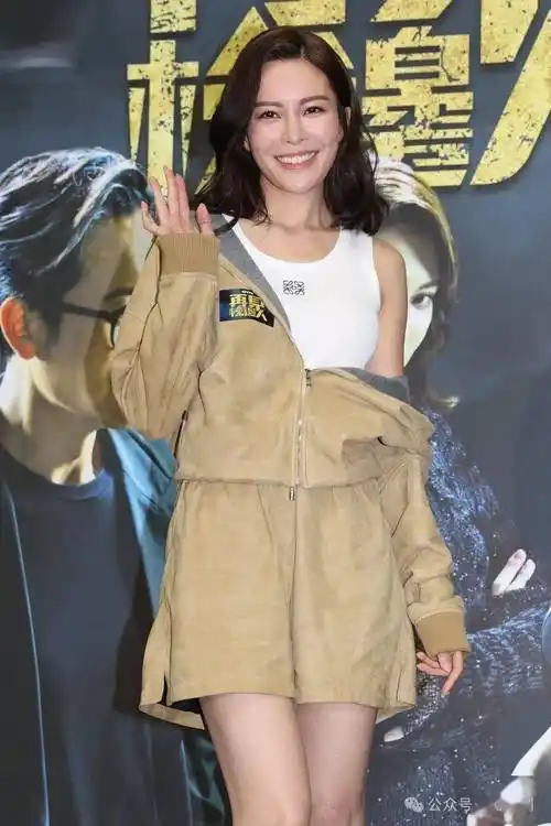 黄智雯唔够10度拍落水戏 难忘米兰被打荷包_马德钟_mandy_kelly