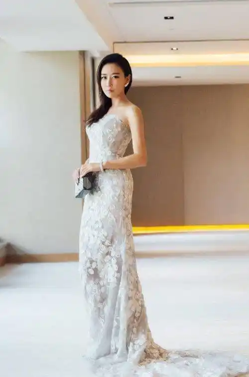 毛俊杰仙气现身红毯,上身时尚上围令人心动,网友:做我老婆吧!