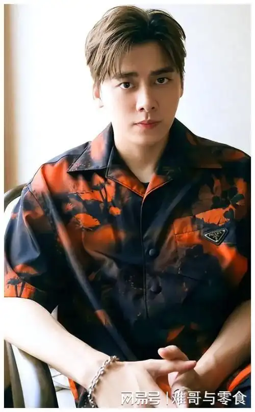 "退网"不到1年,再看李易峰现在的"窘境",他很可恨也很可悲