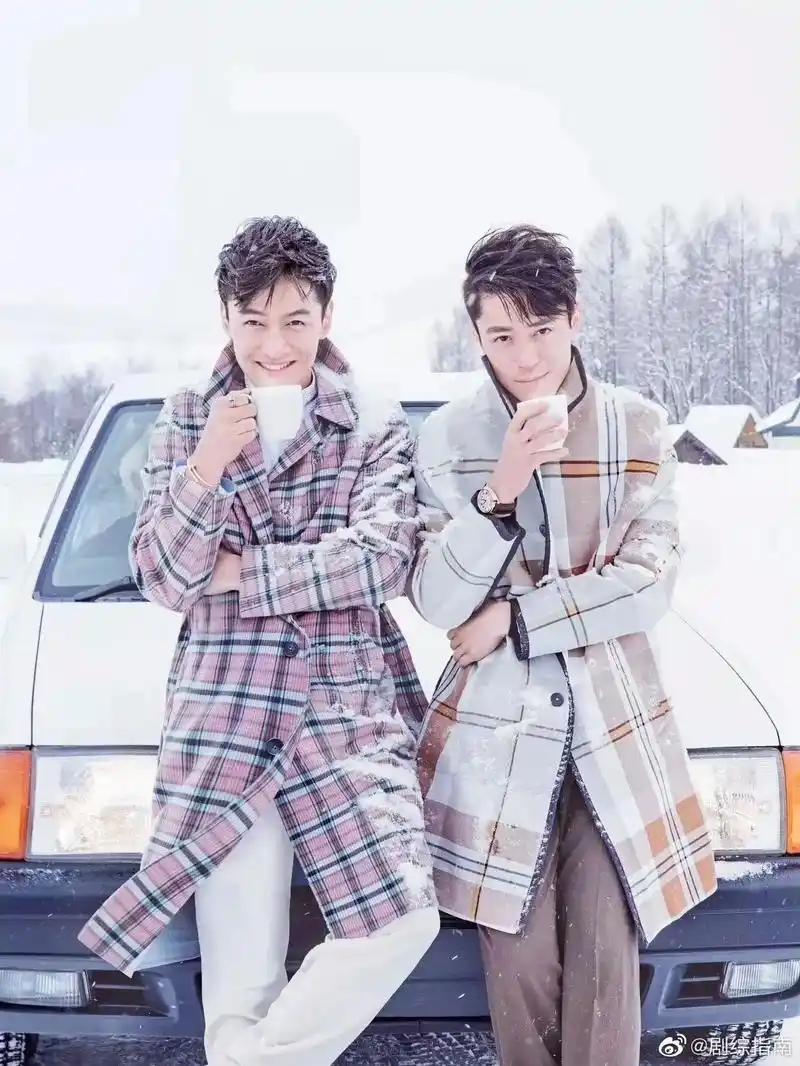 胡歌 #霍建华 最好的景天和白豆腐,最好的双人杂志封面.# - 抖音