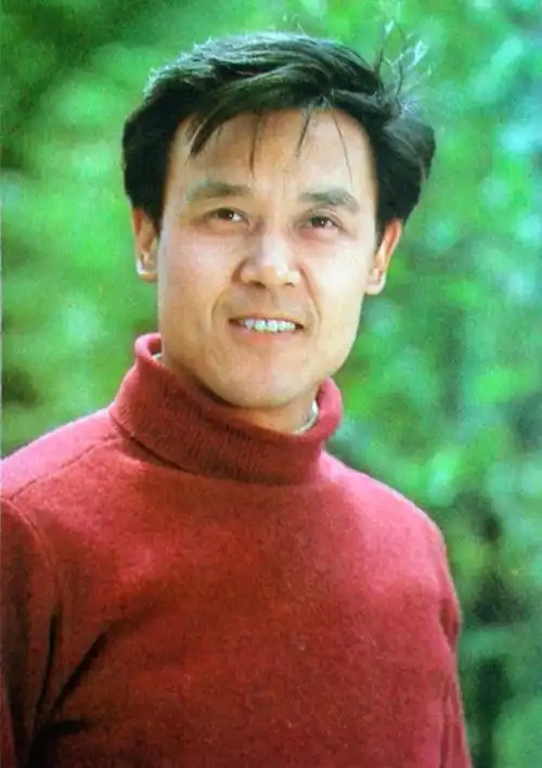 回顾男神达式常出身寒门靠自学考上电影学校80岁依然风度翩翩