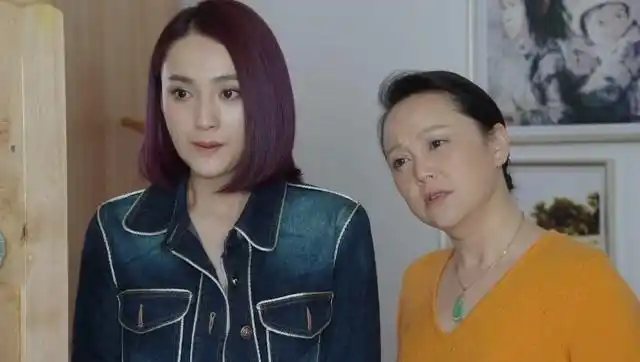 等爱回家:小孩被拐成痴呆,女警带回家里照顾,妹妹一看却懵了