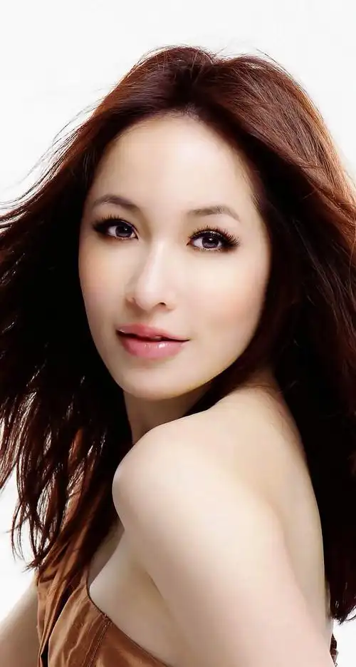 华语小天后萧亚轩性感写真