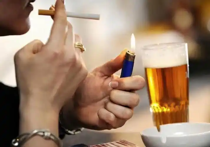 散文:谈谈喝酒,说说抽烟