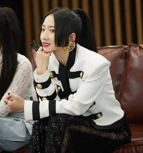 女星挑战公主切,赖美云柔软萌,孟美岐飒爽美丽,鞠婧祎可塑性强_造型