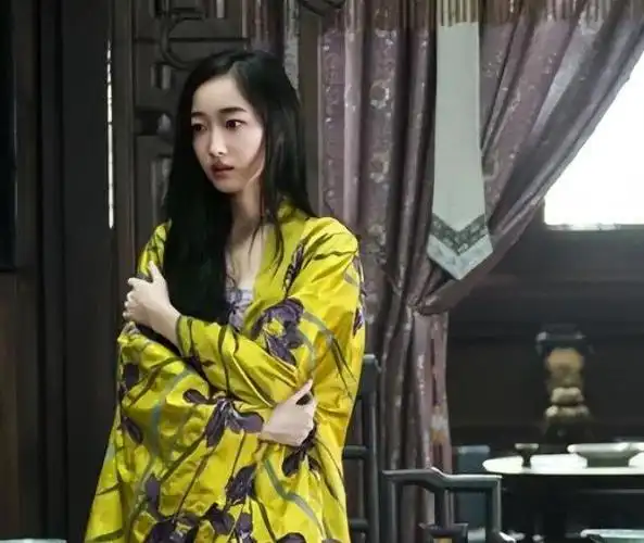 蒋梦婕清纯难掩性感,真是深藏不露啊!