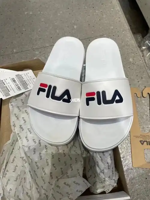 斐乐拖鞋100一双号码不全其他没毛病