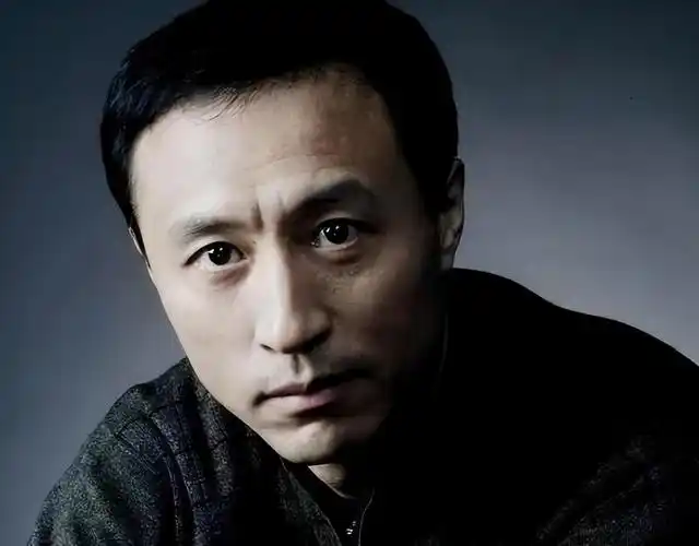 回顾王洛勇曾是胡歌恩师独闯美国16年感激19岁嫁给自己的丁宁