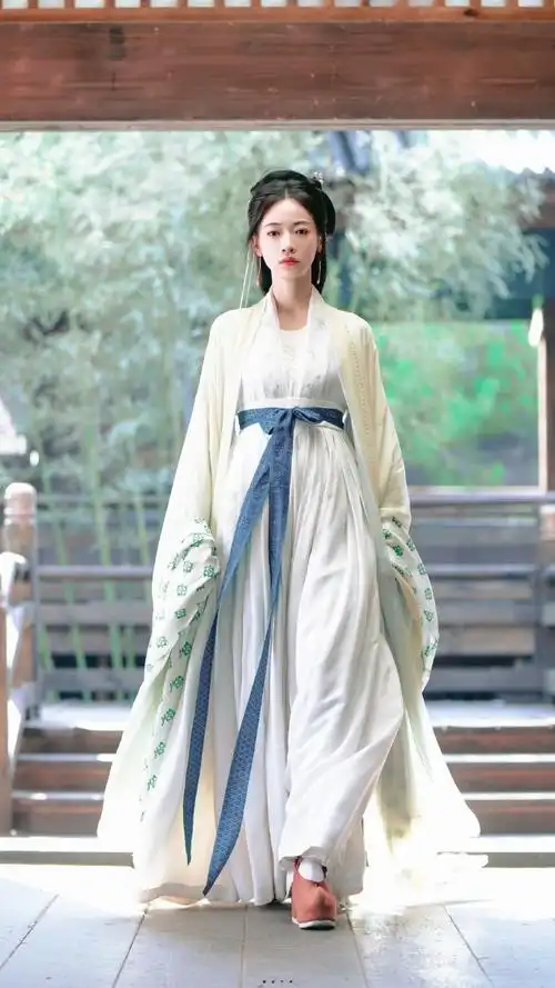 吴谨言古装太适合了0678