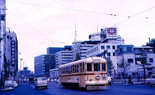 图:60年代,日本年轻人的夜生活,看着很拉风!