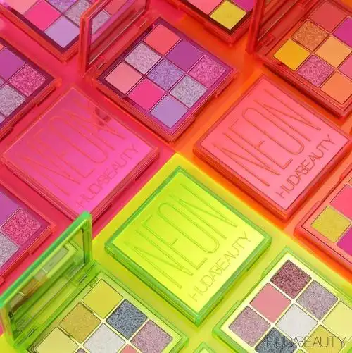 不管你喜不喜欢今年最火的颜色就是荧光色