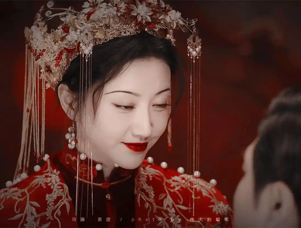 景甜在电视剧《司藤》里的民国新娘造型,好一个美艳怨鬼,真的是好妖孽