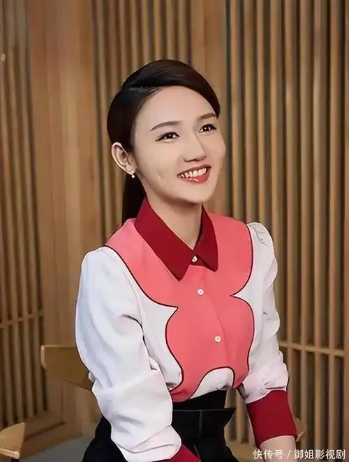 龙洋从湖南走出的央视著名主持人男友在雾中迷路了