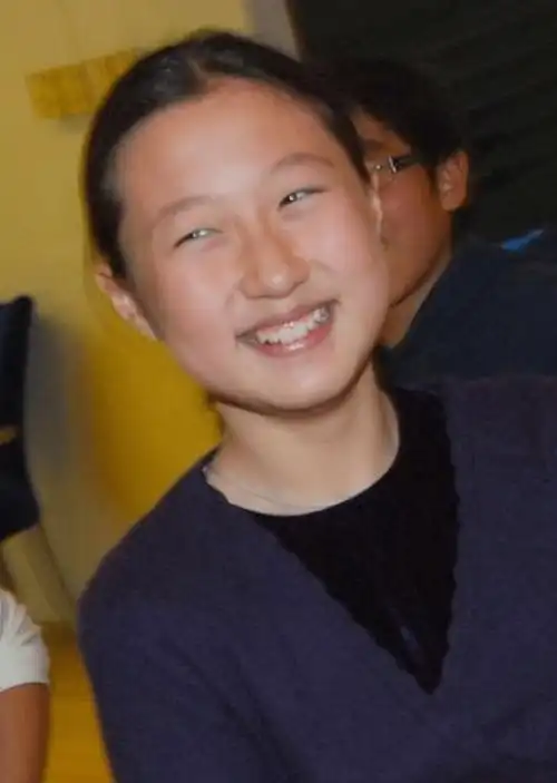 "小龙女"吴卓林:父亲成龙拒认,母亲吴绮莉虐待,她做错了什么_女儿