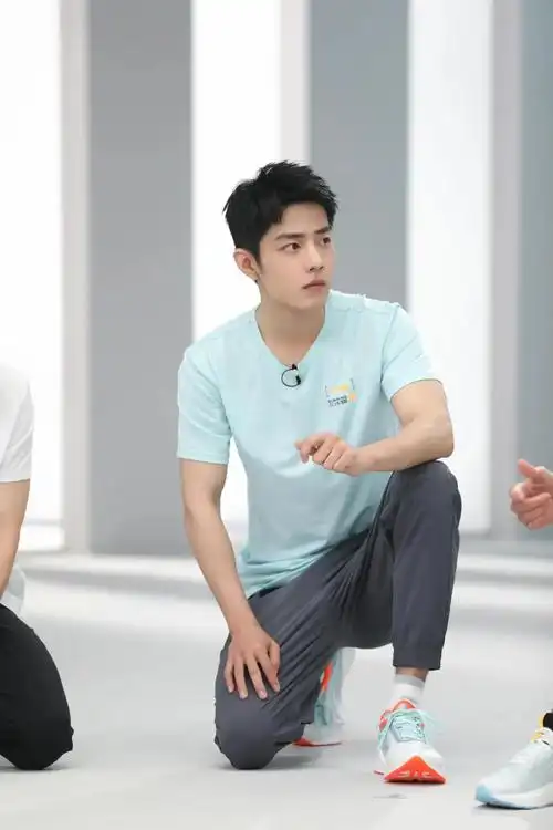 怎么做到脚踝这么细的?羡慕了!@肖战 - 抖音