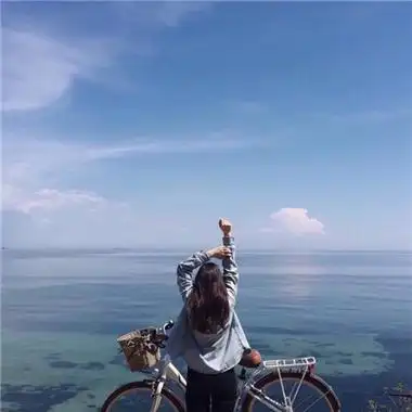 海边背影伤感头像女生高清大图