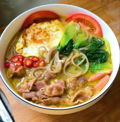 酸汤肥牛荞麦面