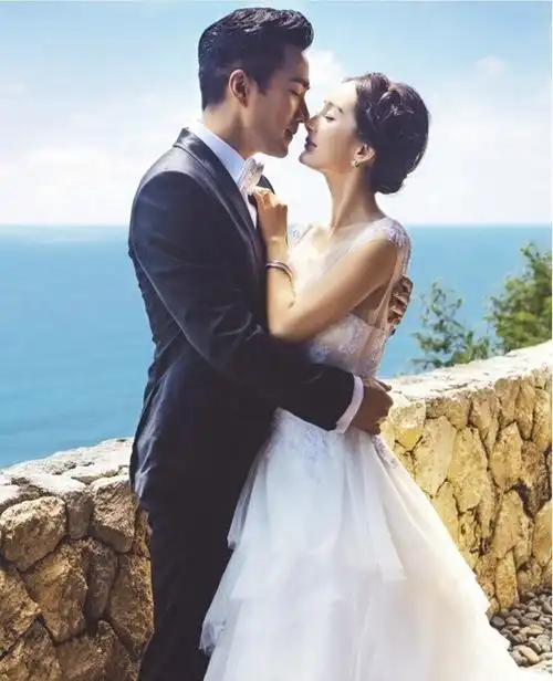 准妈妈杨幂再爆婚纱照 与老公浪漫拥吻-大众点评结婚频道