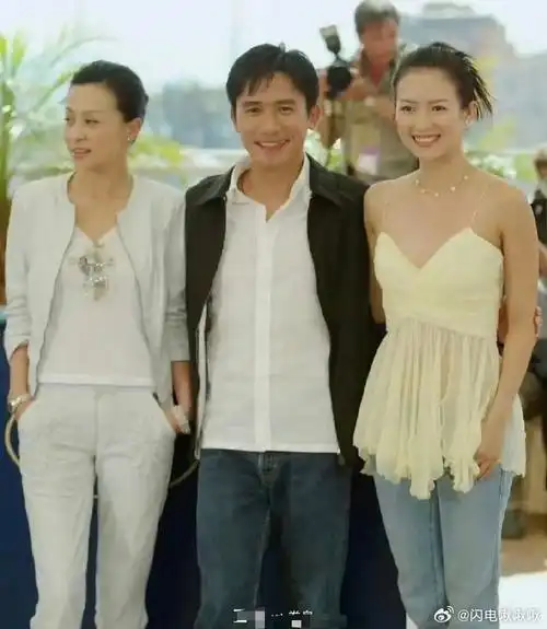 木村拓哉和梁朝伟的身高并不高,女演员穿上高跟鞋后会显得更高.