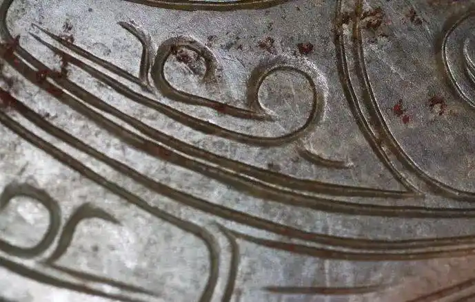 细节鉴别真伪高古玉阴线痕迹