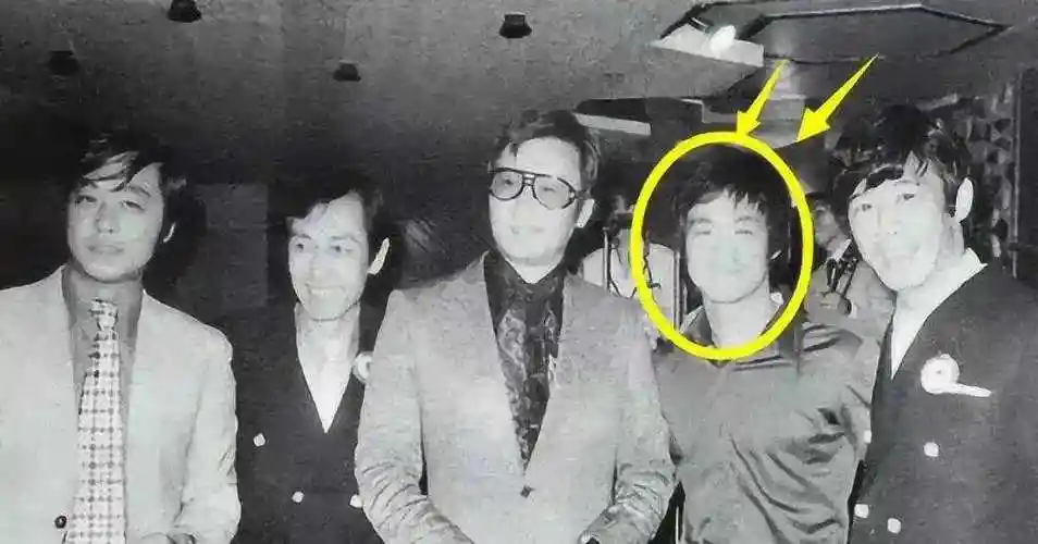 一次节目,谢贤说:当年我花了4000w投资了个酒吧,3年就赔完了