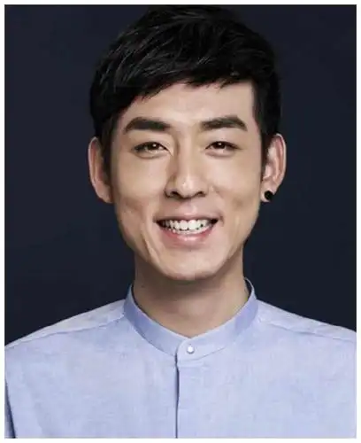 他是演员"刘欢",中戏毕业去做生意,生意失败后演了不少配角