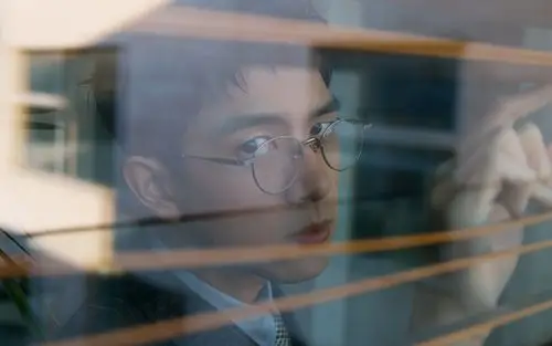 李现斯文帅气写真桌面壁纸