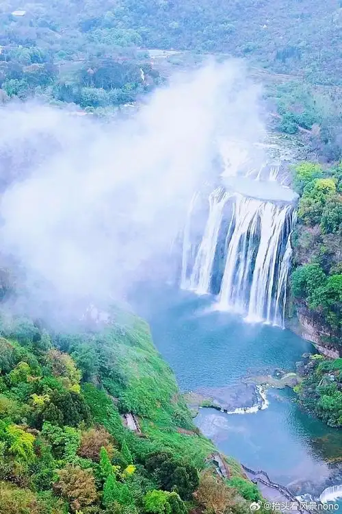 黄果树瀑布,儿时挂历上的风景~~  小时候的记忆里,有一个地方就是山水