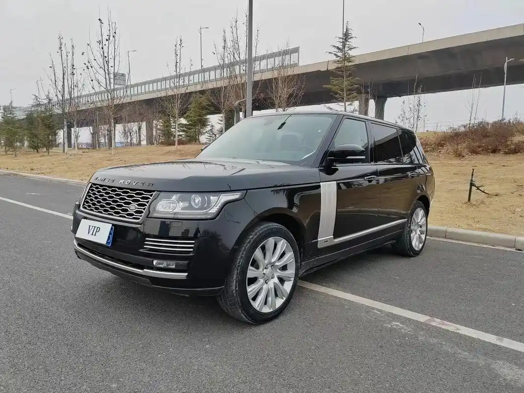 刚刚到家,16年路虎揽胜行政加长,地板水精修复,内饰基本零磨 - 抖音