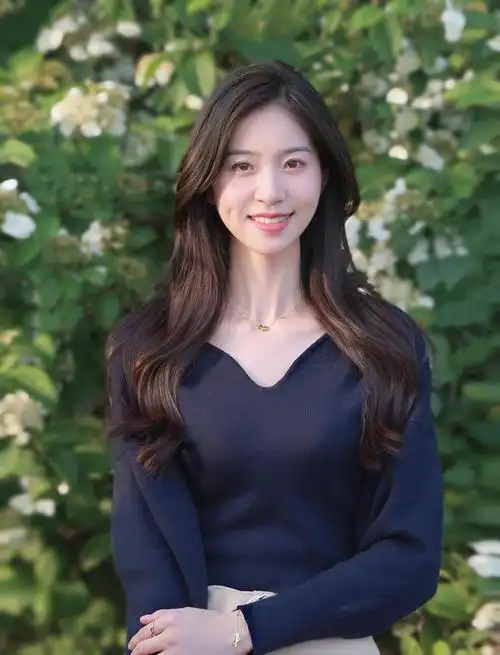 魅力无限的美少女,笑容如春风拂过|如花|灿烂_网易订阅