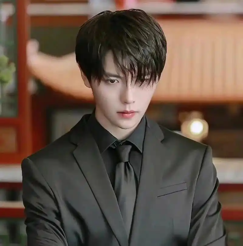 张起灵(肖宇梁)头像来了 挑一个吧!