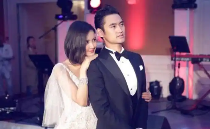 《做家务的男人》妻子张韵艺送了袁弘一顶摩托车头盔作为结婚纪念礼物