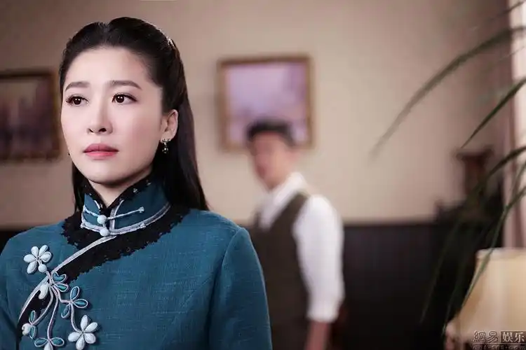 卧底剧照曝光周丽淇多面形象引垂涎