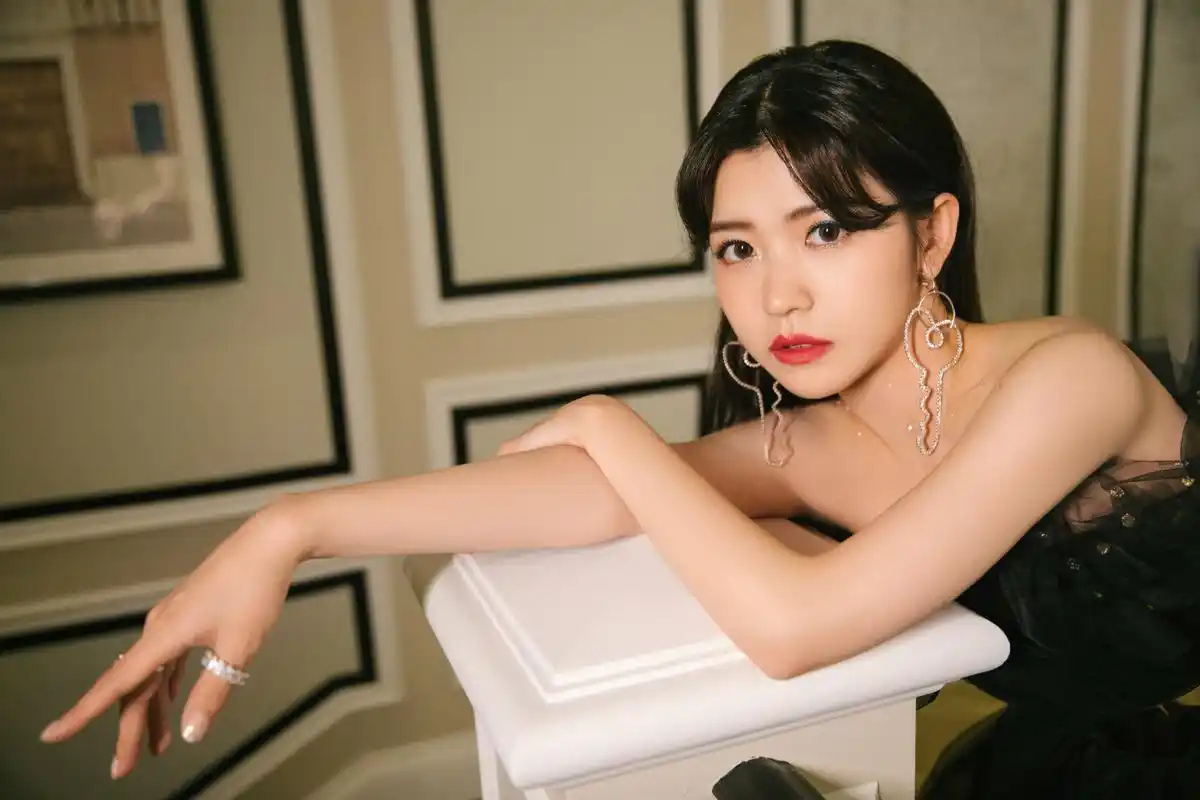 明星写真美图|赖美云