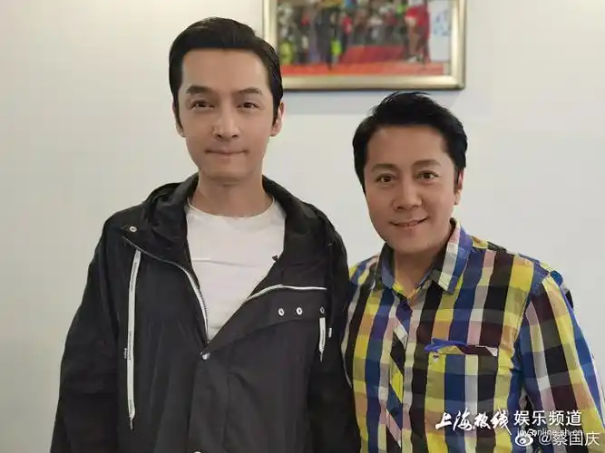 蔡国庆合影一大波当红流量明星 乐坏一群粉丝,不认识就out