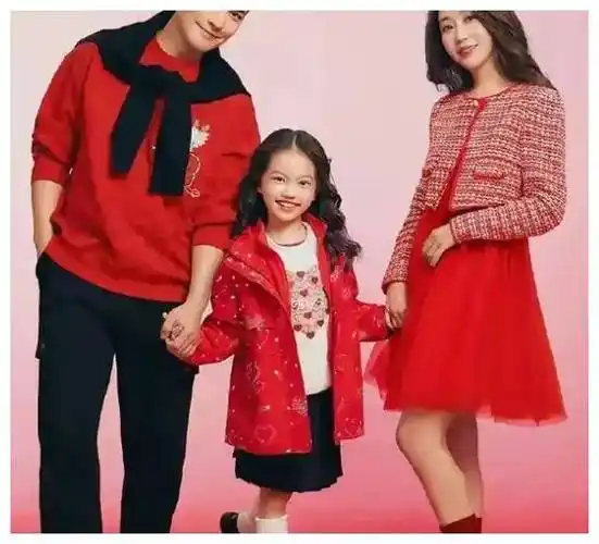 父女重逢情感戳泪严宽45岁发福衣着简朴女儿惊讶不已