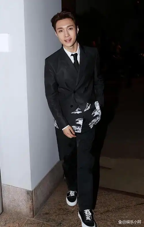 长相玉树临风却输在个子矮上这9位男明星的身高可惜了