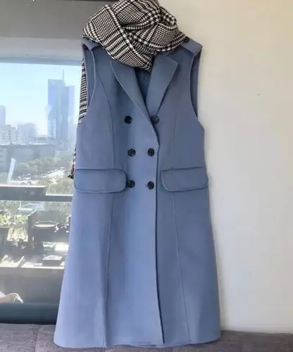 这样的颜色介于清新和优雅之间 乖巧清新的淡蓝色,融合高级灰 两种