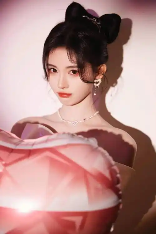 女星鞠婧祎写真集:公主容颜,姣美清丽