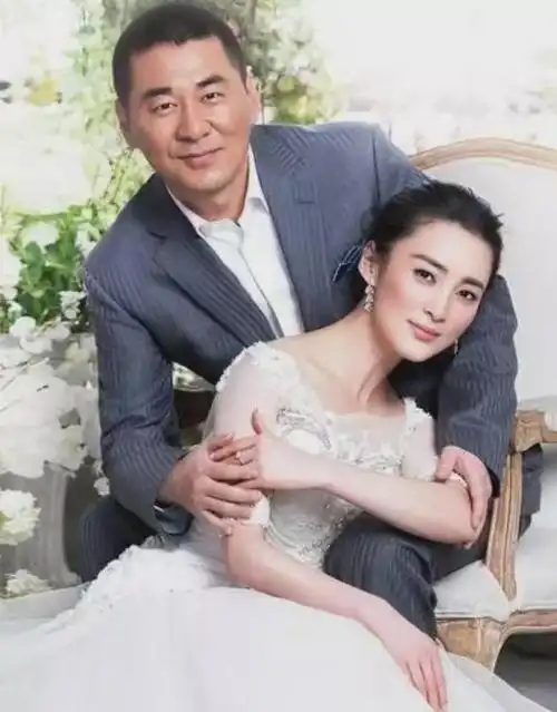 突发蒋勤勤否认与老公离婚辟谣陈建斌有私生子我们好好的