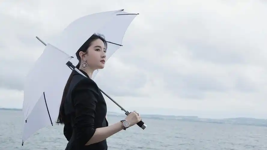 气质女神刘亦菲酷美西装写真