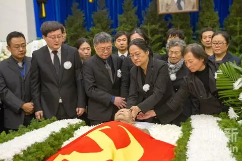 财新直击:杜润生遗体告别在八宝山举行