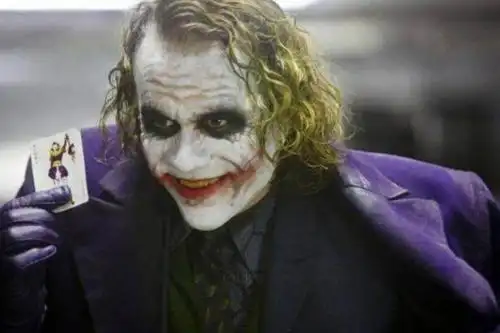 希斯莱杰小丑 希斯莱杰全新演绎小丑无人能超越