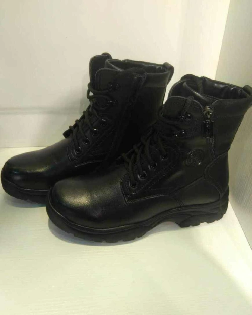 武警部队的新式作战靴性能优良